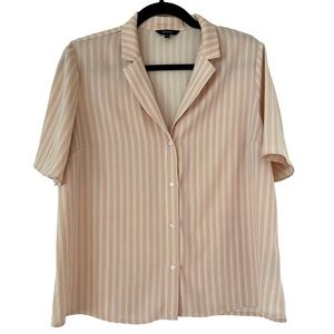 COPY - RW&CO Short Sleeve Button Up Blouse, Size Medium